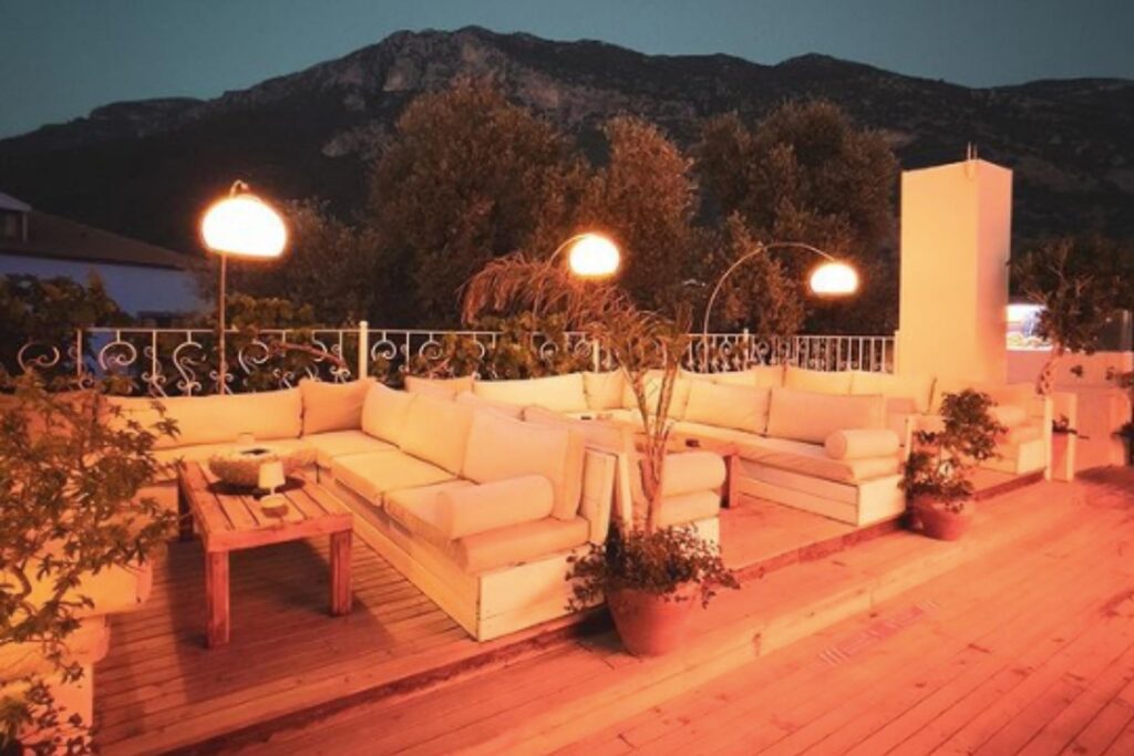 jade-terrace-sofa-seating